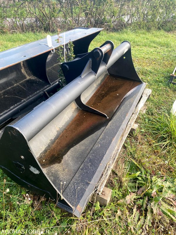 Godet curage 1800 mm NEUF - Náhradní díly pro Stavební technika: obrázek 2 Godet curage 1800 mm NEUF - Náhradní díly pro Stavební technika: obrázek 2