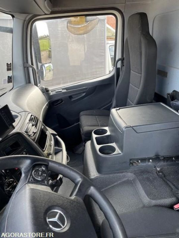 Atego Mercedes Boite automatique 2017 300 000 kms - Nákladní auto: obrázek 2 Atego Mercedes Boite automatique 2017 300 000 kms - Nákladní auto: obrázek 2