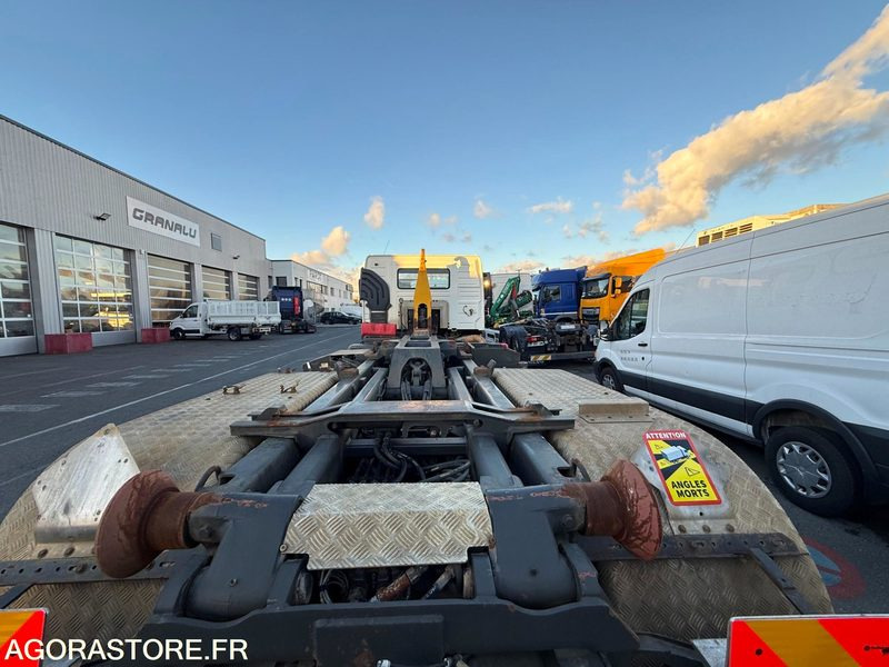 VOLVO FM12 380 - 2004 - 636 982 - Nákladní auto: obrázek 5 VOLVO FM12 380 - 2004 - 636 982 - Nákladní auto: obrázek 5