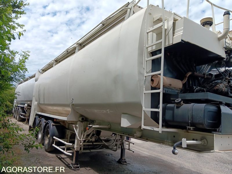Semi-remorque citerne vrac GENERAL TRAILERS - 2002 (31327) - Návěs: obrázek 2 Semi-remorque citerne vrac GENERAL TRAILERS - 2002 (31327) - Návěs: obrázek 2
