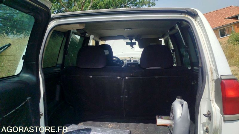 Nissan Terrano - 2004 - SUV: obrázek 5 Nissan Terrano - 2004 - SUV: obrázek 5