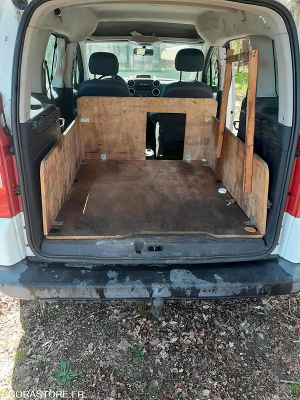 PARTNER TEPEE II 1,6 Hdi 110 FAP LOISIRS - 258846 - 2010 - Osobní auto: obrázek 3 PARTNER TEPEE II 1,6 Hdi 110 FAP LOISIRS - 258846 - 2010 - Osobní auto: obrázek 3