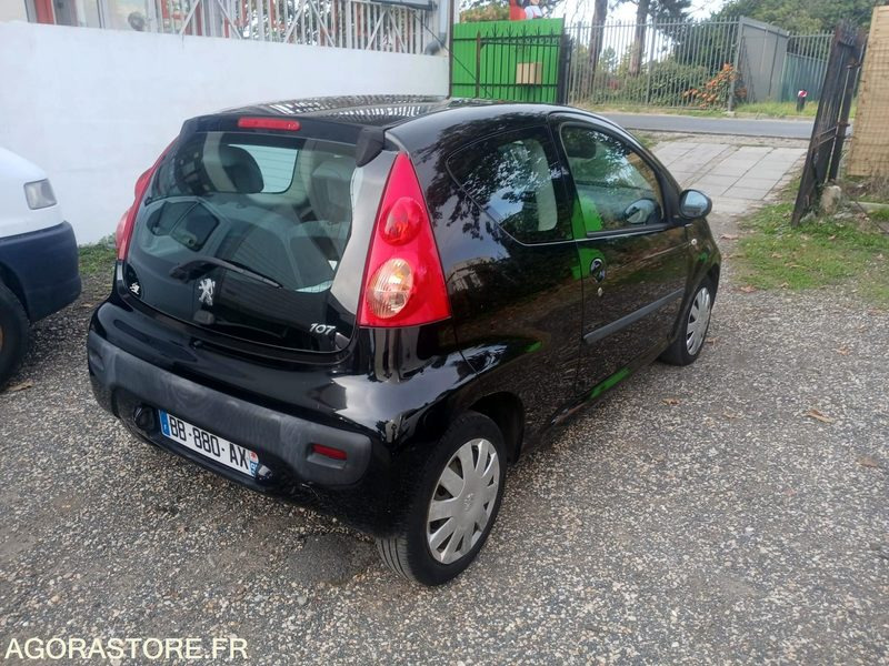 PEUGEOT 107 3 Portes 1.0 i 12V 68cv (boîte auto) 2008 181197km - Osobní auto: obrázek 2 PEUGEOT 107 3 Portes 1.0 i 12V 68cv (boîte auto) 2008 181197km - Osobní auto: obrázek 2