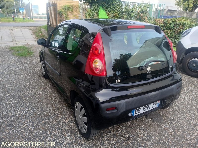 PEUGEOT 107 3 Portes 1.0 i 12V 68cv (boîte auto) 2008 181197km - Osobní auto: obrázek 4 PEUGEOT 107 3 Portes 1.0 i 12V 68cv (boîte auto) 2008 181197km - Osobní auto: obrázek 4