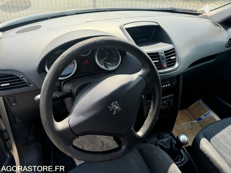 PEUGEOT 207 1.4 HDI STE - Osobní auto: obrázek 5 PEUGEOT 207 1.4 HDI STE - Osobní auto: obrázek 5