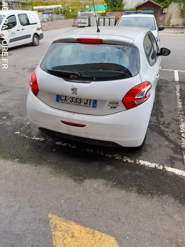 PEUGEOT 208 ESS+G.P.L. - Osobní auto: obrázek 4 PEUGEOT 208 ESS+G.P.L. - Osobní auto: obrázek 4