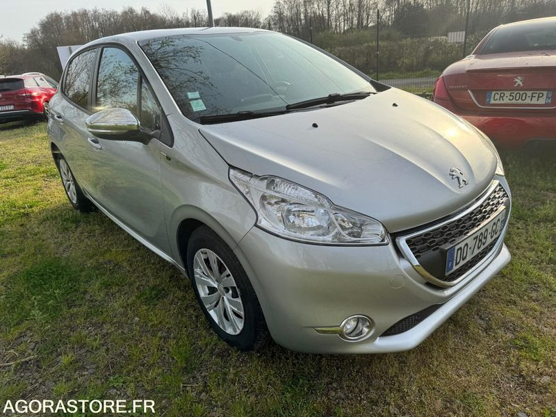 PEUGEOT 208 STYLE- 1.2 VTI 82 CV - 144 100 KM - Osobní auto: obrázek 1 PEUGEOT 208 STYLE- 1.2 VTI 82 CV - 144 100 KM - Osobní auto: obrázek 1