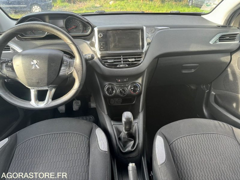 PEUGEOT 208 STYLE- 1.2 VTI 82 CV - 144 100 KM - Osobní auto: obrázek 5 PEUGEOT 208 STYLE- 1.2 VTI 82 CV - 144 100 KM - Osobní auto: obrázek 5