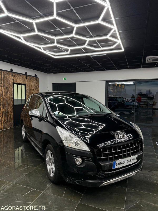 PEUGEOT 3008 1.6L HDI 115CH CROSSWAY - SUV: obrázek 2 PEUGEOT 3008 1.6L HDI 115CH CROSSWAY - SUV: obrázek 2