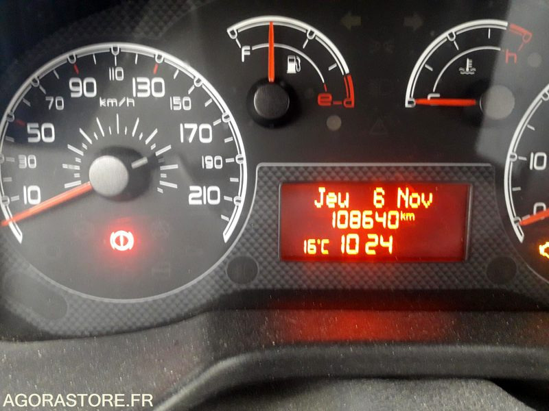 PEUGEOT BIPPER 2012 - Malá dodávka: obrázek 4 PEUGEOT BIPPER 2012 - Malá dodávka: obrázek 4