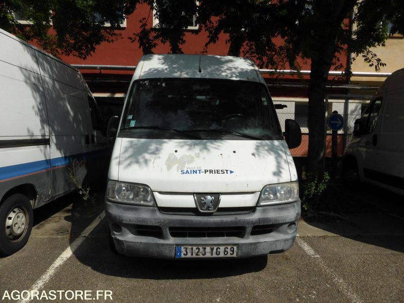 PEUGEOT BOXER 45000 kms 2002 - Furgon: obrázek 1 PEUGEOT BOXER 45000 kms 2002 - Furgon: obrázek 1