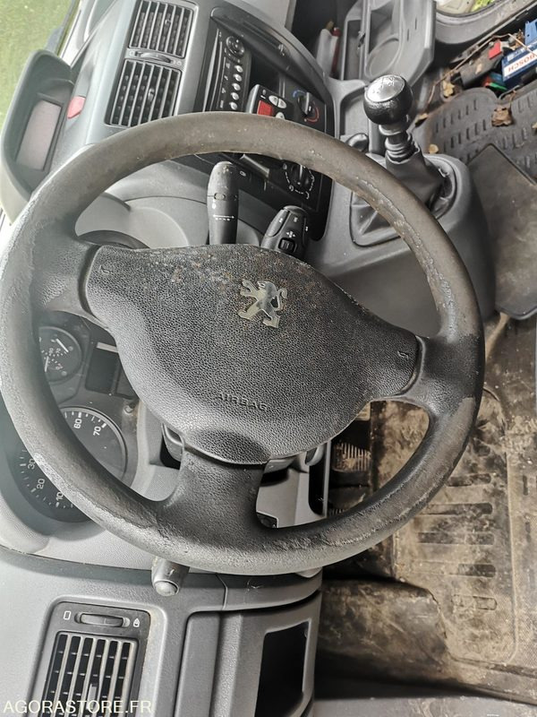 PEUGEOT FRIGORIFIQUE - Chladící dodávka: obrázek 4 PEUGEOT FRIGORIFIQUE - Chladící dodávka: obrázek 4