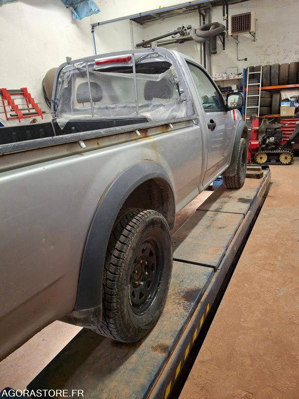 PICK UP D MAX ISUZU - Pick-up: obrázek 4 PICK UP D MAX ISUZU - Pick-up: obrázek 4