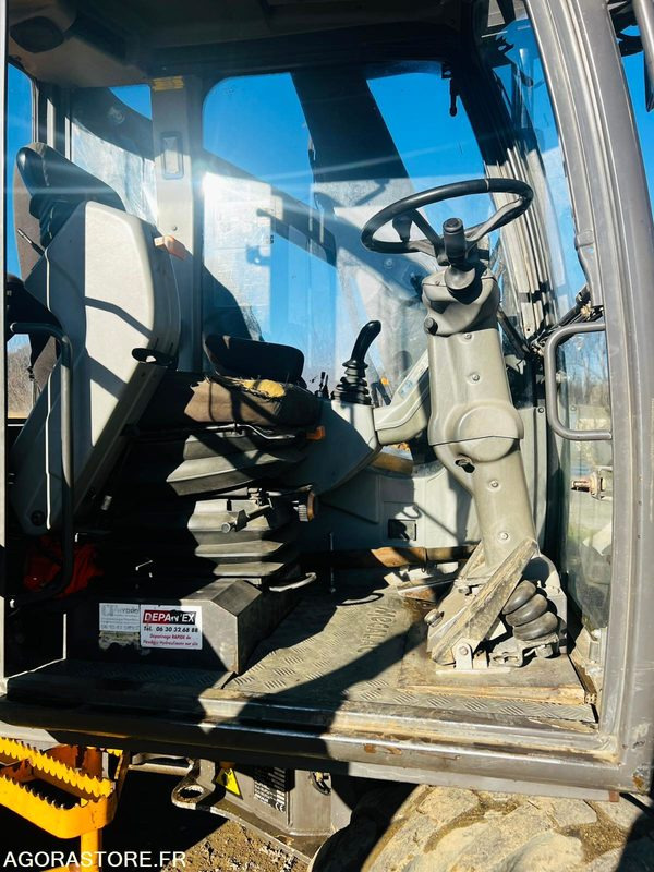 Pelle Mecalac 12MXT - 2004 - 4523 HEURES - Rýpadlo: obrázek 3 Pelle Mecalac 12MXT - 2004 - 4523 HEURES - Rýpadlo: obrázek 3