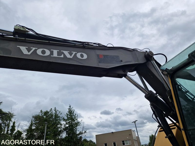Rýpadlo Pelle sur pneus Volvo EW160B (MOTEUR NEUF)- 2004 / 12727 HEURES: obrázek 12