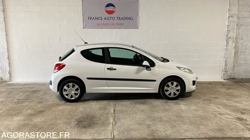 Peugeot 207 AFFAIRE 1.4 HDI 70 CV DERIV VP 233 220km 2010 - Osobní auto: obrázek 1 Peugeot 207 AFFAIRE 1.4 HDI 70 CV DERIV VP 233 220km 2010 - Osobní auto: obrázek 1