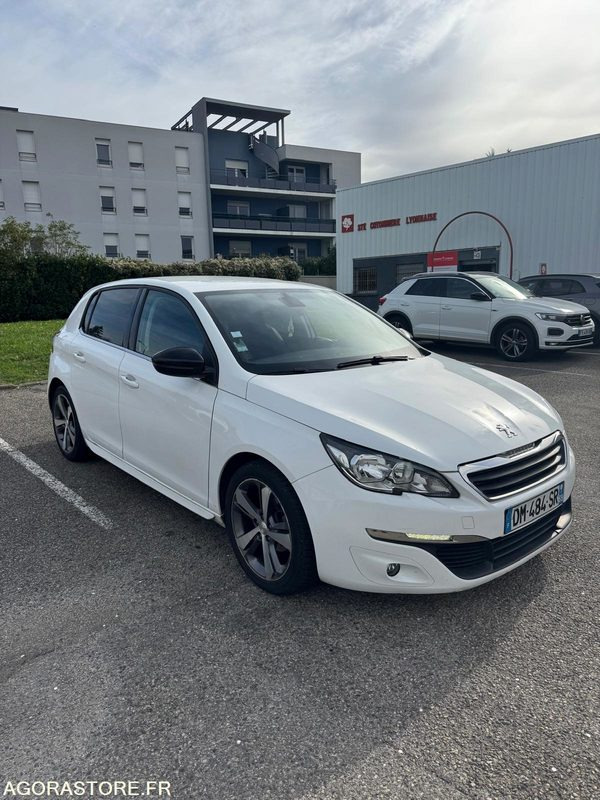 Peugeot 308 1.6 HDi 90 CV phase 2 T9 - 2014 - 172 500 KMS - Osobní auto: obrázek 3 Peugeot 308 1.6 HDi 90 CV phase 2 T9 - 2014 - 172 500 KMS - Osobní auto: obrázek 3