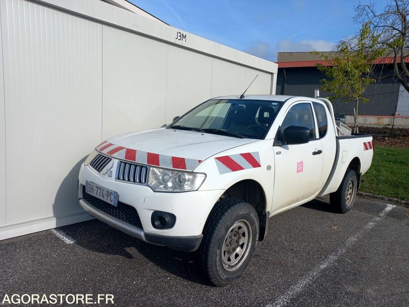Pick-up Mitsubishi L200 de 2011 (réf. 4229) - Pick-up: obrázek 1 Pick-up Mitsubishi L200 de 2011 (réf. 4229) - Pick-up: obrázek 1