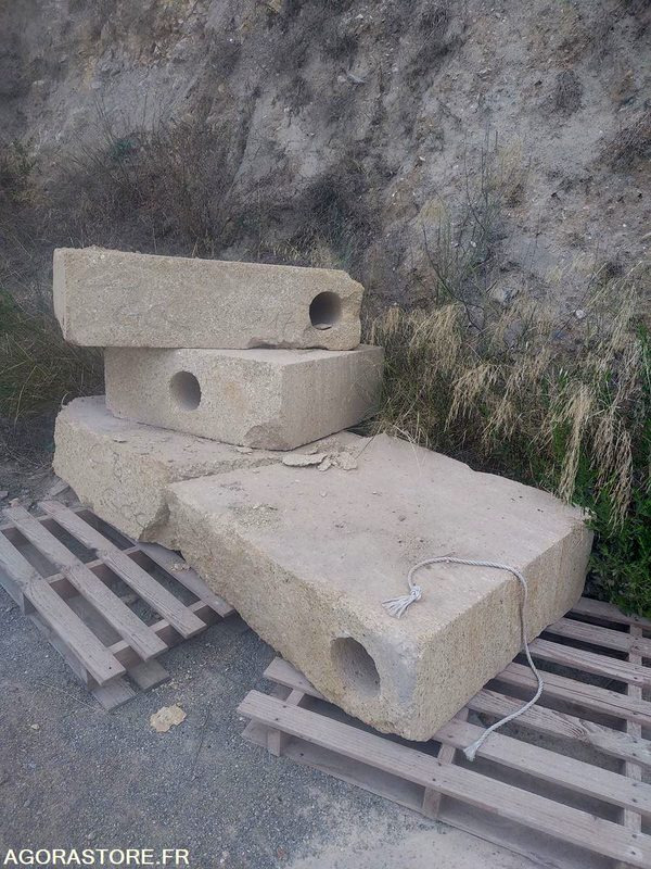 Pierre du Gard - Nástroj/ Vybavení: obrázek 3 Pierre du Gard - Nástroj/ Vybavení: obrázek 3