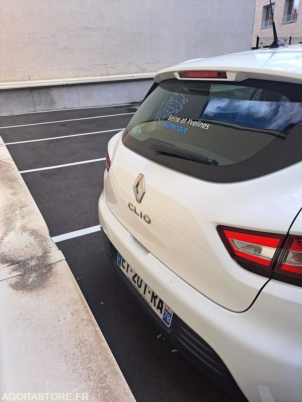 RENAULT - CLIO - 2018 - 79 000 KM - Osobní auto: obrázek 2 RENAULT - CLIO - 2018 - 79 000 KM - Osobní auto: obrázek 2