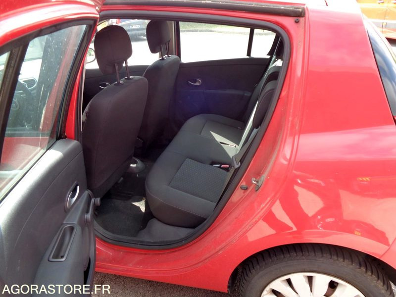 RENAULT CLIO BM.435.JB - 2011 - 196032 KM - Osobní auto: obrázek 5 RENAULT CLIO BM.435.JB - 2011 - 196032 KM - Osobní auto: obrázek 5