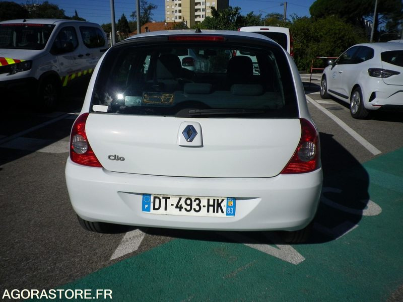 RENAULT CLIO CAMPUS ESSENCE 1.2 16V - Osobní auto: obrázek 4 RENAULT CLIO CAMPUS ESSENCE 1.2 16V - Osobní auto: obrázek 4