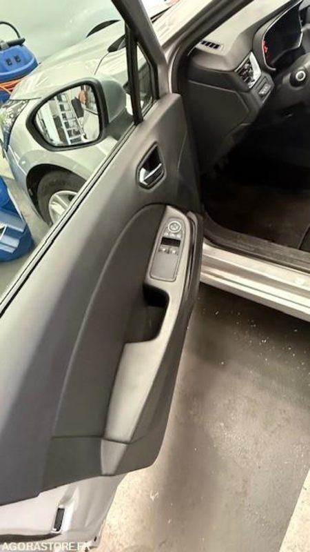RENAULT CLIO V Diesel - 35000km - 2019 - Osobní auto: obrázek 5 RENAULT CLIO V Diesel - 35000km - 2019 - Osobní auto: obrázek 5