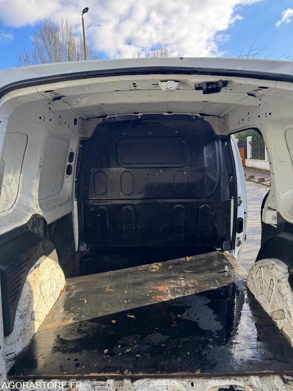 RENAULT KANGOO - 2016 - 300 000 KM - Malá dodávka: obrázek 4 RENAULT KANGOO - 2016 - 300 000 KM - Malá dodávka: obrázek 4