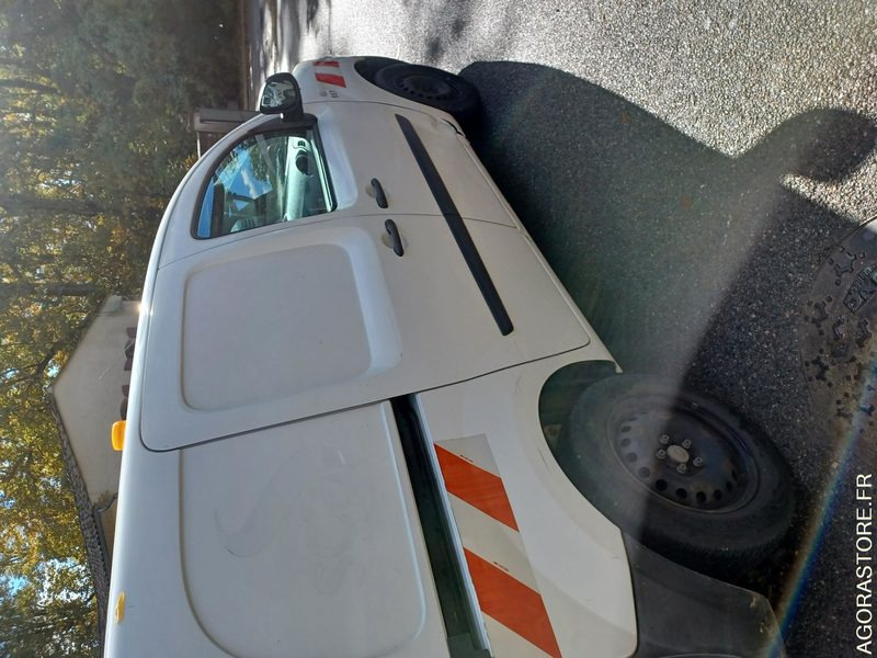 RENAULT KANGOO / REF SCP : 957 - Furgon: obrázek 3 RENAULT KANGOO / REF SCP : 957 - Furgon: obrázek 3