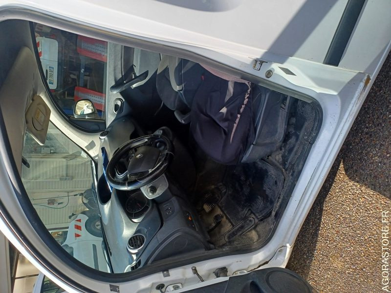 RENAULT KANGOO / REF SCP : 957 - Furgon: obrázek 4 RENAULT KANGOO / REF SCP : 957 - Furgon: obrázek 4