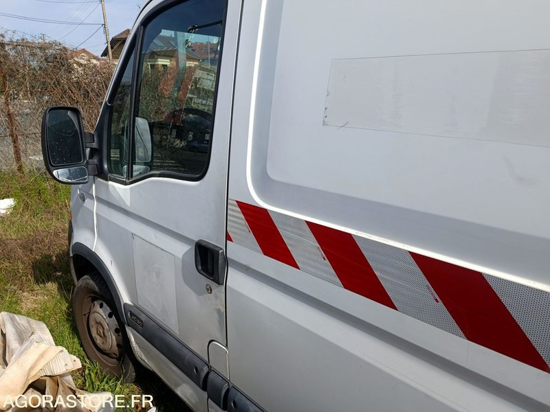 RENAULT MASTER - 2004 - 185782km - Furgon: obrázek 1 RENAULT MASTER - 2004 - 185782km - Furgon: obrázek 1
