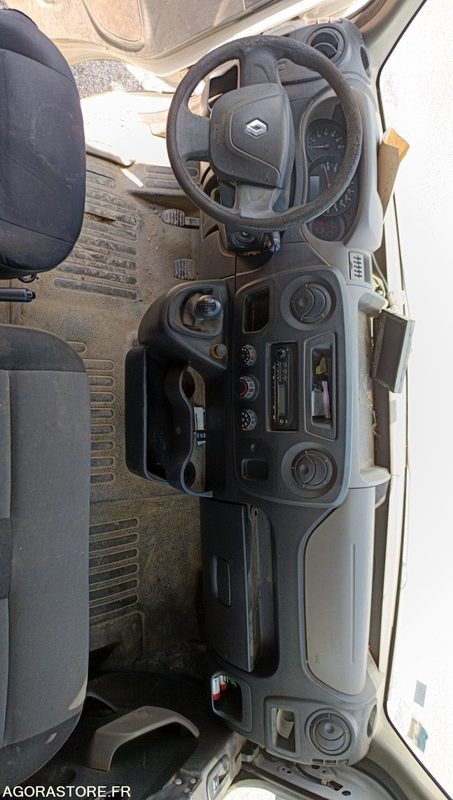 RENAULT MASTER - 2010 - 269084KM (BC-770-DH) - Furgon: obrázek 5 RENAULT MASTER - 2010 - 269084KM (BC-770-DH) - Furgon: obrázek 5