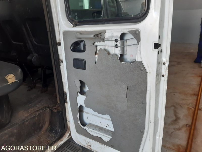RENAULT MASTER BENNE DANS L'ETAT - Dodávka sklápěč: obrázek 5 RENAULT MASTER BENNE DANS L'ETAT - Dodávka sklápěč: obrázek 5