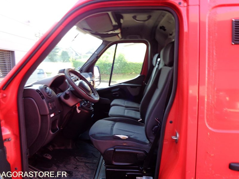 RENAULT MASTER CN.829.RR - Pohotovostní vůz: obrázek 4 RENAULT MASTER CN.829.RR - Pohotovostní vůz: obrázek 4