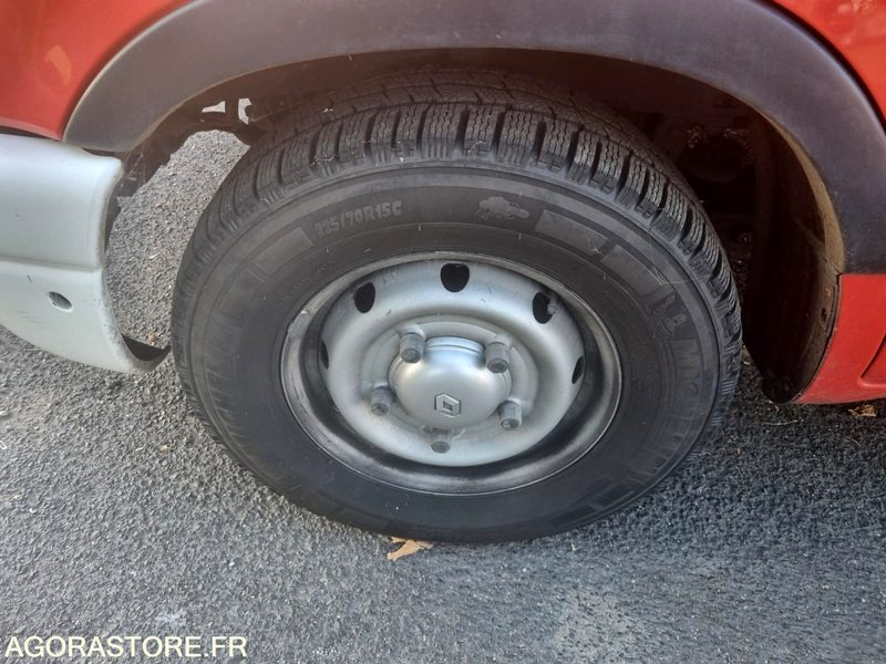RENAULT MASTER - CT 770 PE - 2000 - Furgon: obrázek 5 RENAULT MASTER - CT 770 PE - 2000 - Furgon: obrázek 5