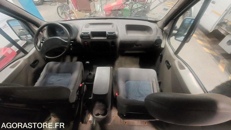 RENAULT MASTER II L2H2 94527 kms 1998 - Furgon: obrázek 5 RENAULT MASTER II L2H2 94527 kms 1998 - Furgon: obrázek 5