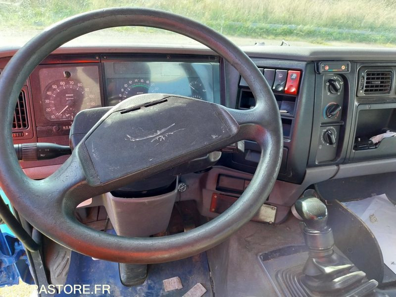 RENAULT PREMIUM 300-19 / 2001 / 816 010 km - Podvozek s kabinou: obrázek 4 RENAULT PREMIUM 300-19 / 2001 / 816 010 km - Podvozek s kabinou: obrázek 4