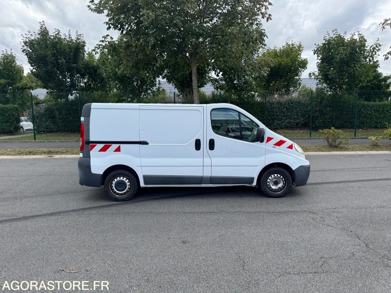 RENAULT TRAFIC 156 000 KM - Furgon: obrázek 5 RENAULT TRAFIC 156 000 KM - Furgon: obrázek 5