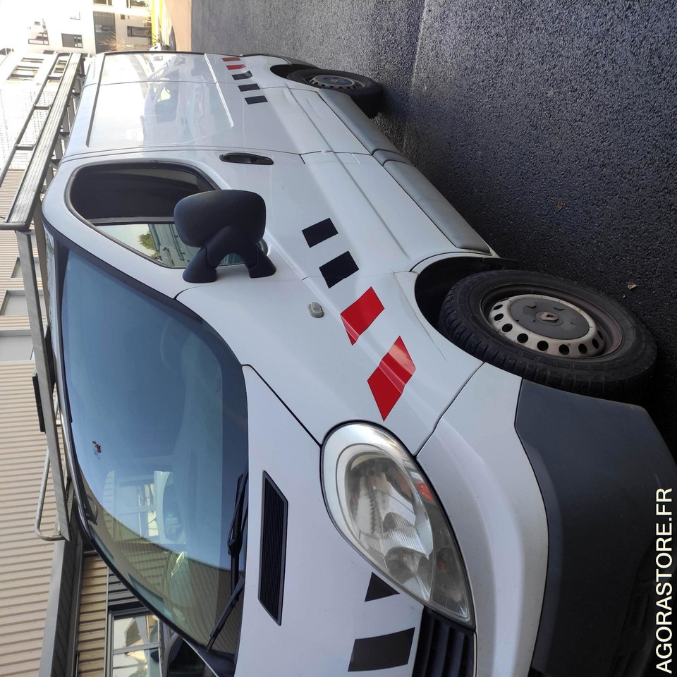 RENAULT - TRAFIC - 2014 / 180193 KMS (DE-503-XA) - Furgon: obrázek 2 RENAULT - TRAFIC - 2014 / 180193 KMS (DE-503-XA) - Furgon: obrázek 2