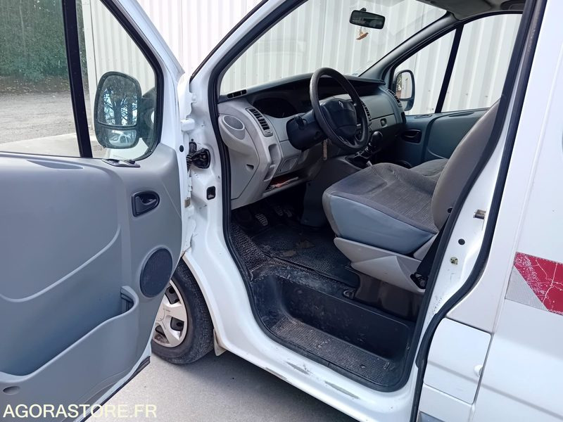 RENAULT TRAFIC DCI 115 L2H2 VP 9 places - Minibus, Mikrobus: obrázek 5 RENAULT TRAFIC DCI 115 L2H2 VP 9 places - Minibus, Mikrobus: obrázek 5