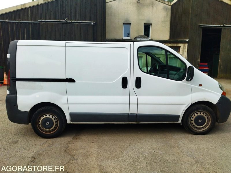 RENAULT TRAFIC DE 2005 71234 KM - Furgon: obrázek 2 RENAULT TRAFIC DE 2005 71234 KM - Furgon: obrázek 2