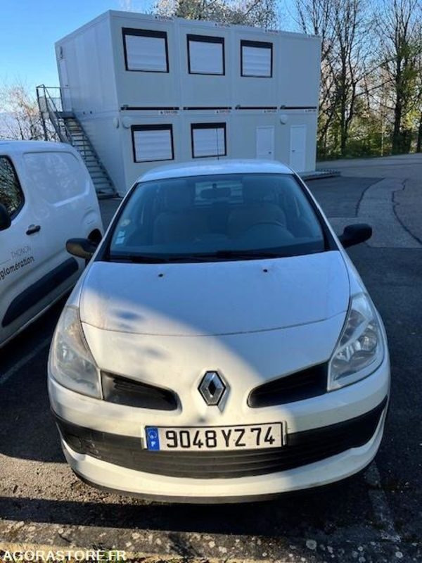 Renault Clio 164741 kms 2007 - Osobní auto: obrázek 2 Renault Clio 164741 kms 2007 - Osobní auto: obrázek 2