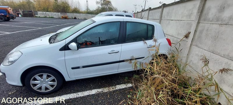 Renault Clio - 2008 - Osobní auto: obrázek 2 Renault Clio - 2008 - Osobní auto: obrázek 2