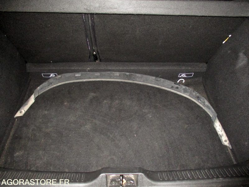 Renault Clio 4 - 2018 - 105194 kms - Osobní auto: obrázek 5 Renault Clio 4 - 2018 - 105194 kms - Osobní auto: obrázek 5