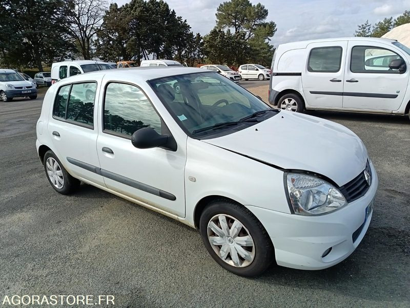 Renault Clio AW381QP - Osobní auto: obrázek 2 Renault Clio AW381QP - Osobní auto: obrázek 2