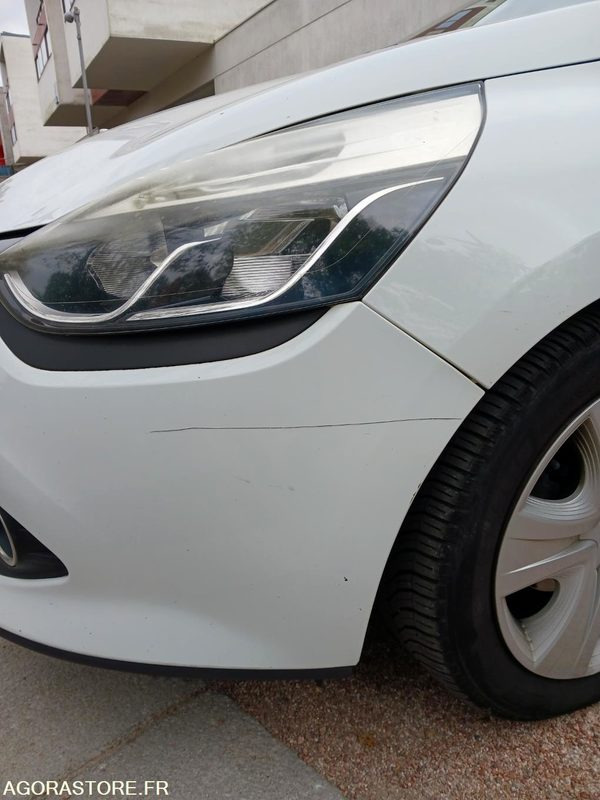 Renault Clio IV 5 Portes 1.5 dCi FAP Energy eco2 S&S 90 cv - Osobní auto: obrázek 3 Renault Clio IV 5 Portes 1.5 dCi FAP Energy eco2 S&S 90 cv - Osobní auto: obrázek 3