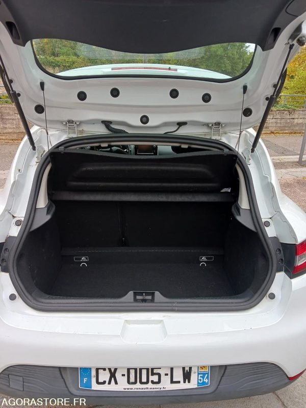 Renault Clio IV 5 Portes 1.5 dCi FAP Energy eco2 S&S 90 cv - Osobní auto: obrázek 5 Renault Clio IV 5 Portes 1.5 dCi FAP Energy eco2 S&S 90 cv - Osobní auto: obrázek 5