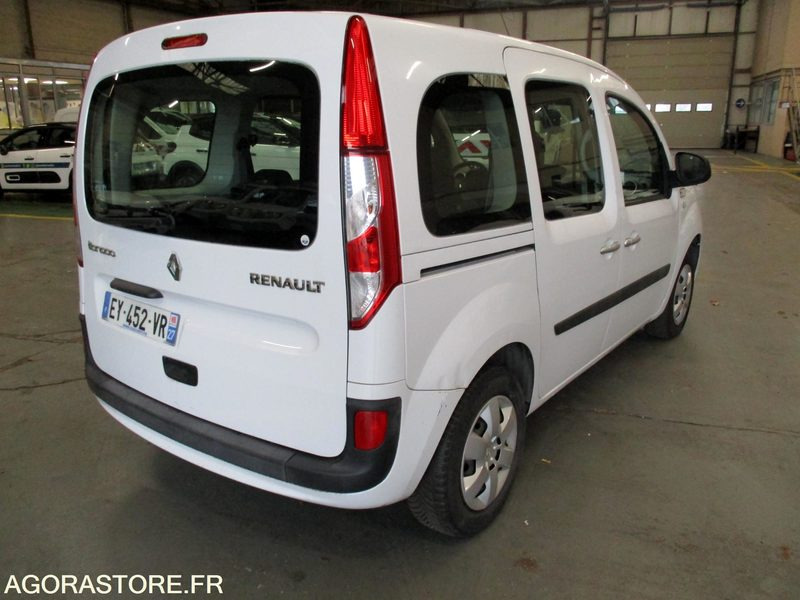 Renault Kangoo 5 places - 2018 - 89960 kms - Osobní auto: obrázek 3 Renault Kangoo 5 places - 2018 - 89960 kms - Osobní auto: obrázek 3