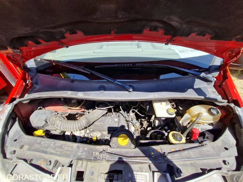 Renault Master - 2011 - 270594 - CE149HL - Pohotovostní vůz: obrázek 3 Renault Master - 2011 - 270594 - CE149HL - Pohotovostní vůz: obrázek 3