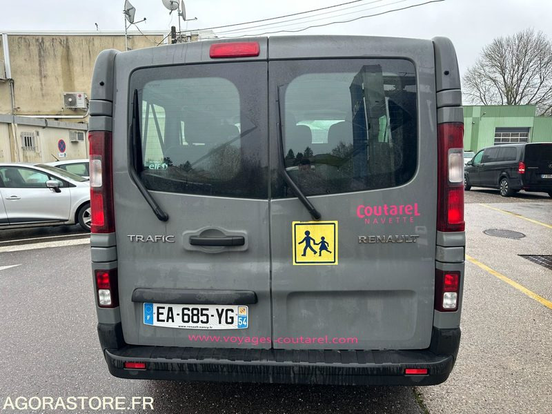 Renault Trafic 9 places / EA-685-YG / 329 719kms - Minibus, Mikrobus: obrázek 5 Renault Trafic 9 places / EA-685-YG / 329 719kms - Minibus, Mikrobus: obrázek 5